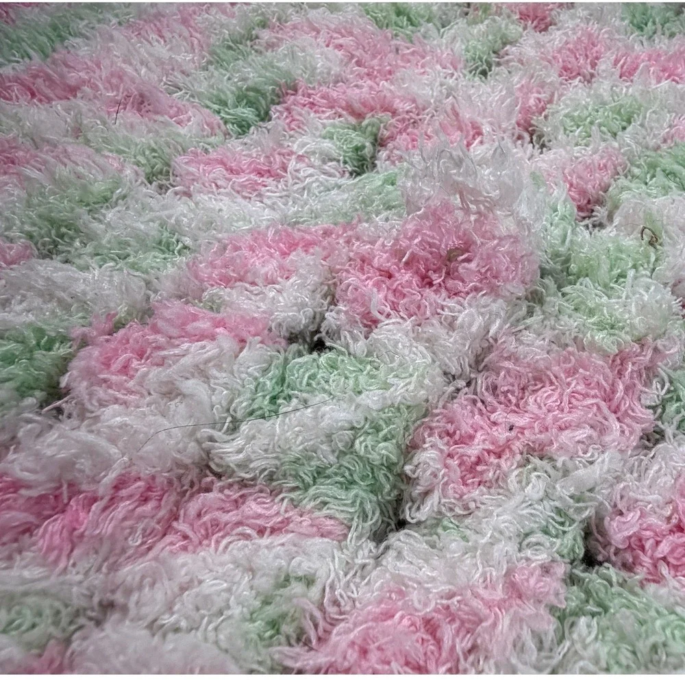Handmade Crochet Chenille Baby Blanket Pink Green White Pinwheel‎ Swirl Lap